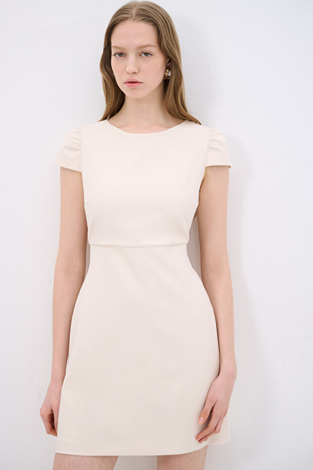 Arkası Pencereli Elbise - 3