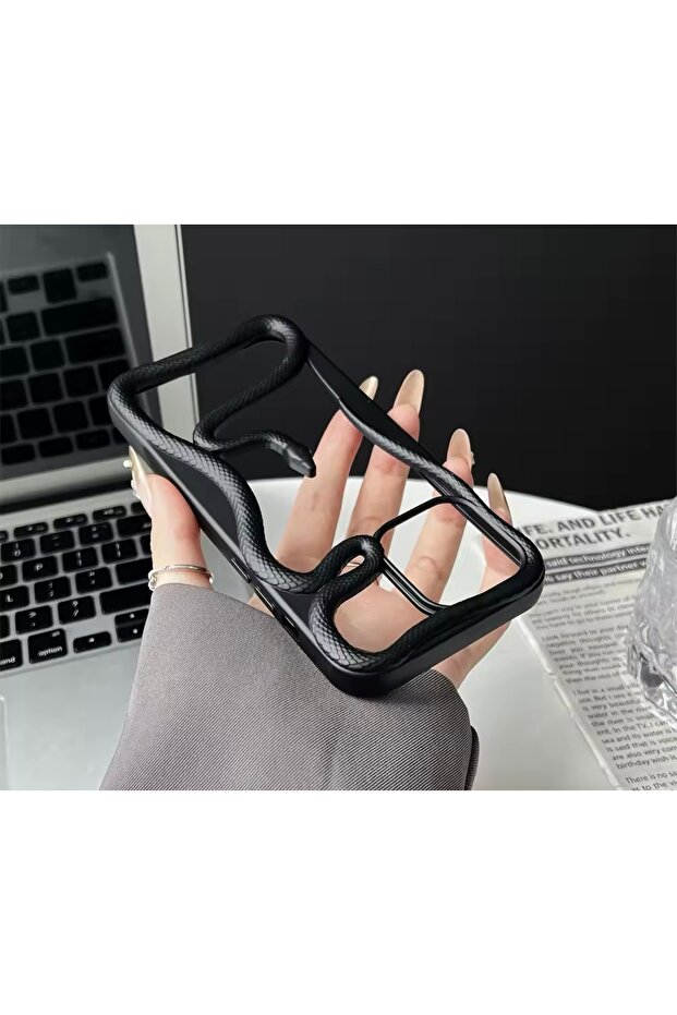 حافظة سيليكون بتصميم ثعبان ثلاثي الأبعاد متوافقة مع هاتف Apple IPHONE 16 PRO MAX - 4