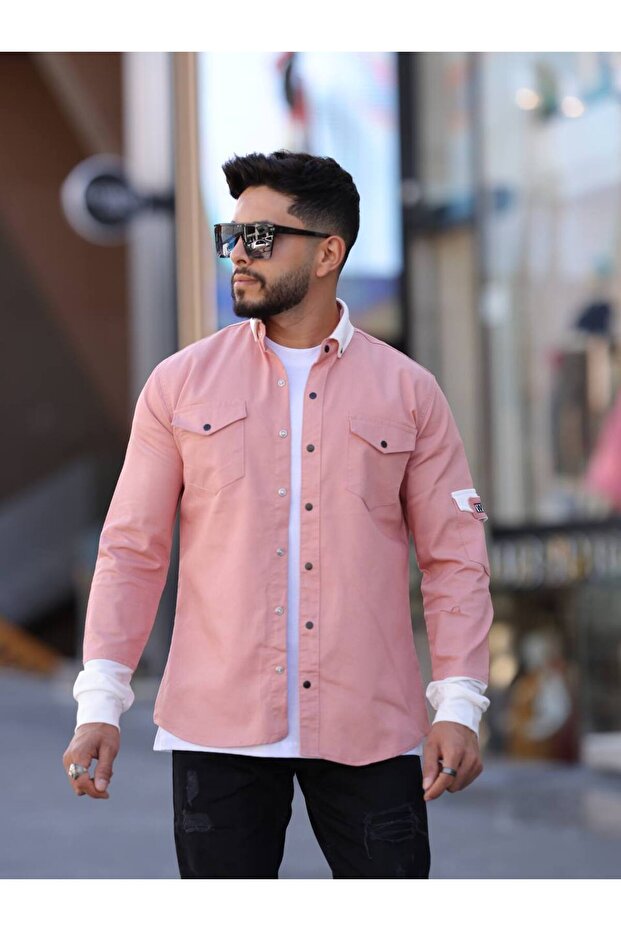 Men's Slim Fit Slim Fit Long Sleeve Double Pocket Shirt with Lapel Detail.