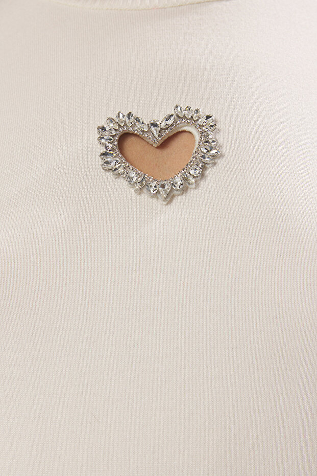 Ekru Premium İplik/Özel İplik Kalp Cut Out/Pencere Detaylı Taşlı Triko Bluz TWOSS25BZ00541 - 3