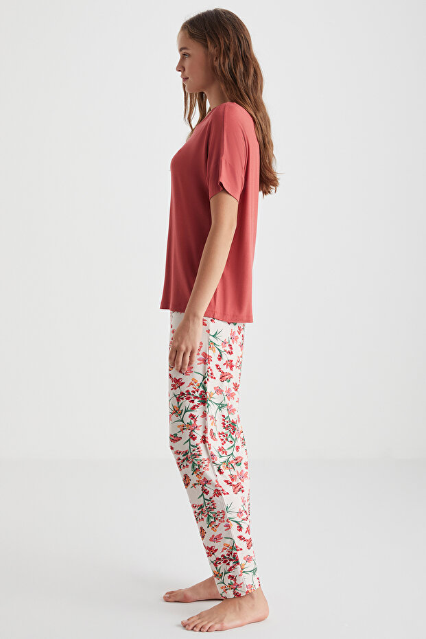 بدلة كابري ذات ملمس ناعم - 3