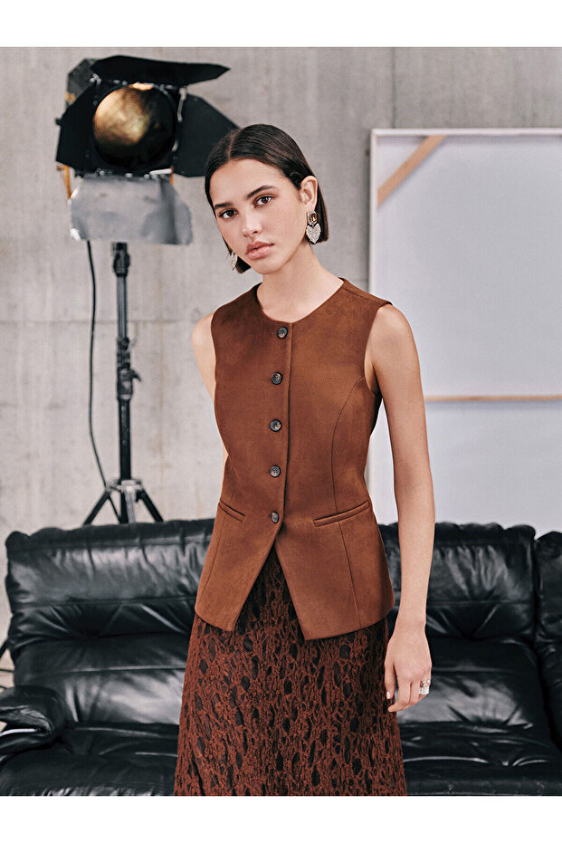 Nevavm Oval Collar Suede Women's Classic Vest with a Difference