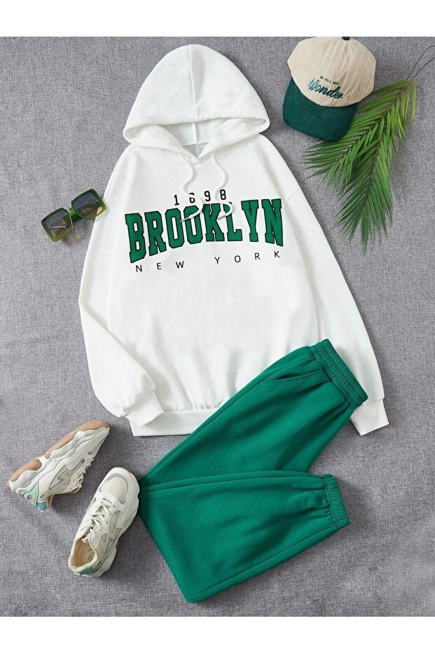 1898 Brooklyn Tracksuit Set White Sweatshirt Green Jogger - Printed Oversize Ribbon Hoodie
