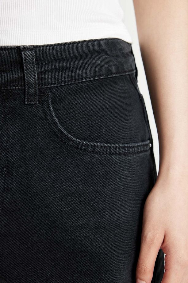 Mom Fit Yüksek Bel Dar Paça Jean Şort C0685AX24SM - 5