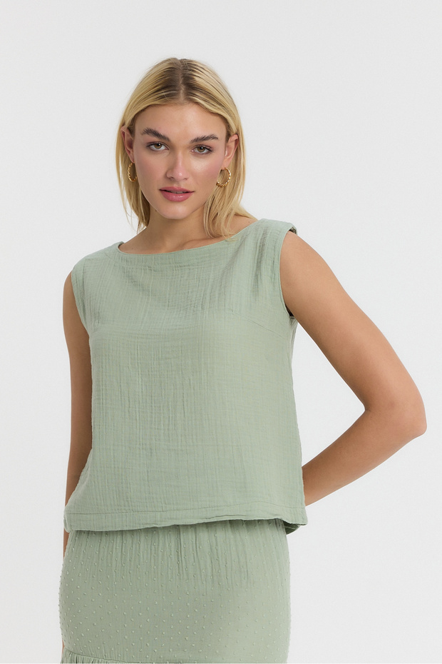 Women's Blouse - Muslin Trimmed Zero Sleeve - Crop - 1040