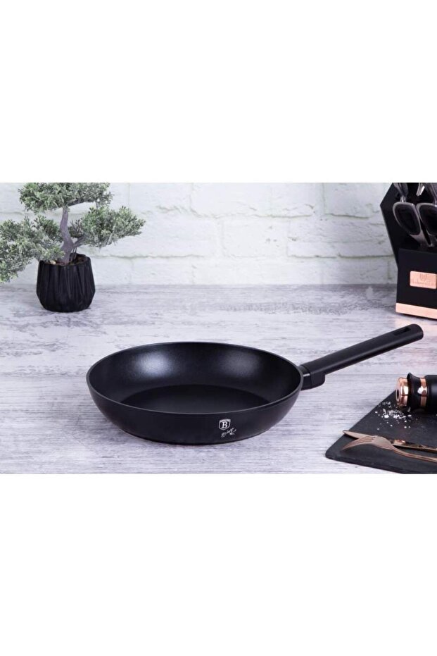 Monaco Collection 3-Piece Titanium Surface Pan Set - 7