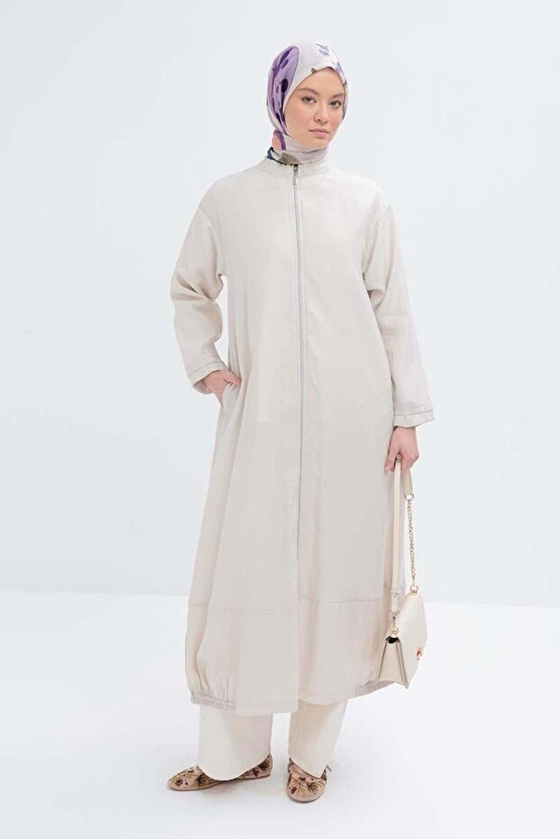 Stone-Skirt Zippered Ferace with Elasticized Hem
