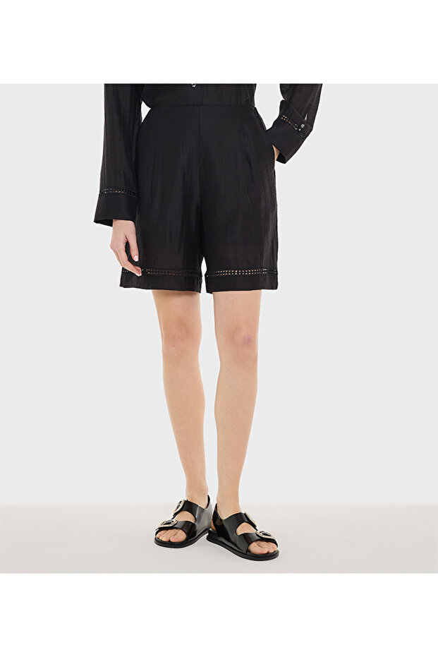 OPEN WORK DETAIL SHORT Skirt