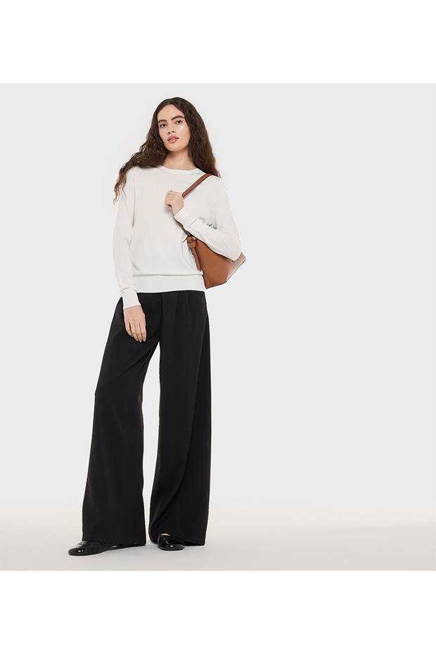 سترة أساسية محبوكة مسطحة ذات رقبة مستديرة - 4