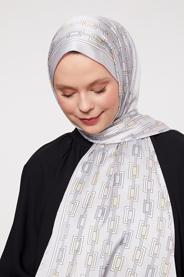 Silver Square Chain Pattern Angel Shawl - 2