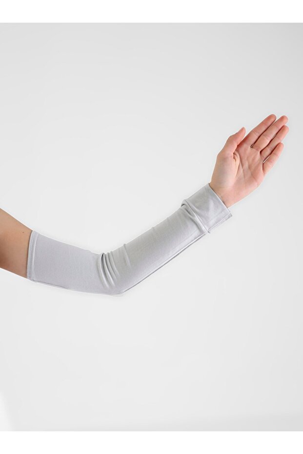 أكمام رمادية فاتحة مع أصفاد - 1