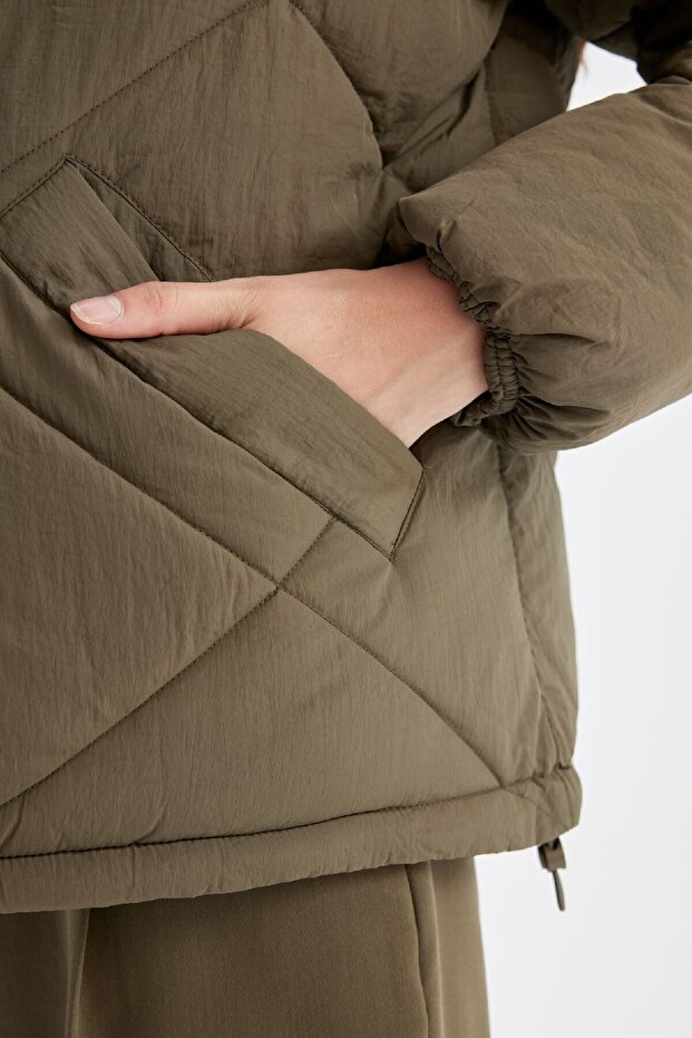 Pikowany płaszcz puchowy ze sztucznym futerkiem - wiatroszczelny z kieszeniami A0756Ax24Wn - 6