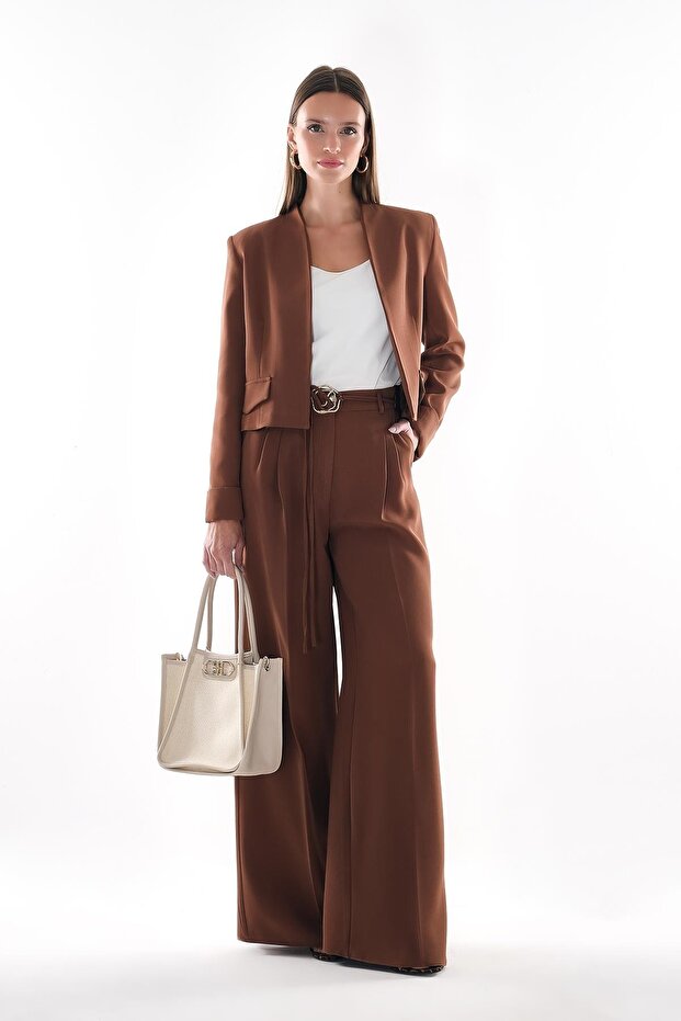 Süs Cepli Astarlı Kısa Ceket - 1