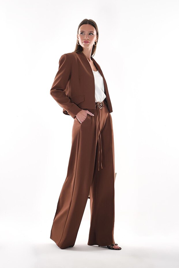 Süs Cepli Astarlı Kısa Ceket - 4