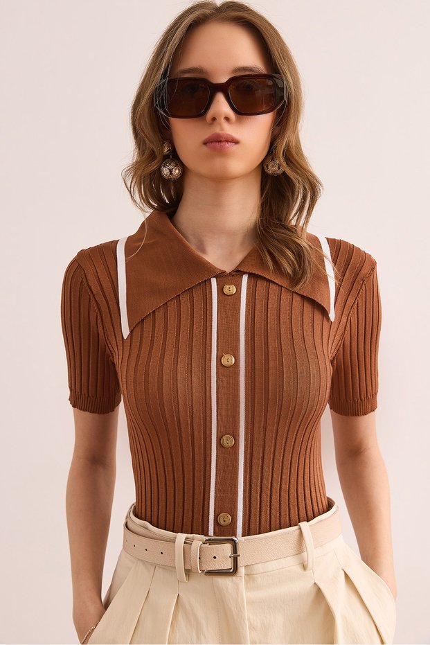 Women's Camel Hair Polo Neck Button Detailed Crop Knitwear Blouse Blz- 19002642