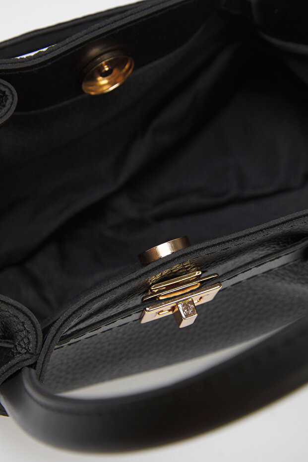 Czarna torba miejska z paskiem na ramię i do ręki Twoss25Oc00003 - 6