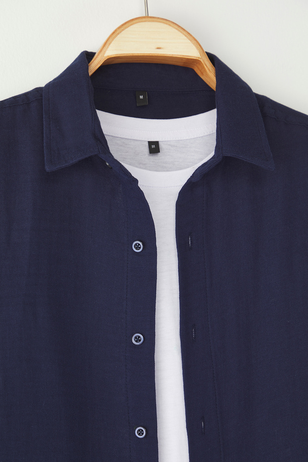 Lacivert Normal Kalıp/Regular Fit Dokulu Müslin %100 Pamuk Salaş Dökümlü Erkek Gömlek TMNSS25GO00062 - 6