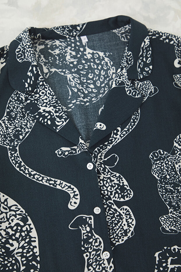 Komplet piżamowy z kołnierzykiem w kolorze antracytowym z wzorem tygrysa TBBSS24AI00072 - 2