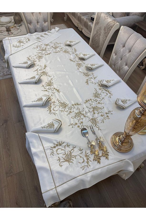 Gold Işlemeli Ipek Saten Masa Örtüsü Setimiz 25 Parçadan Oluşmaktadır - 8