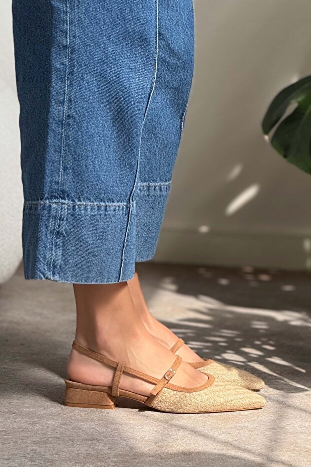 Dámske balerínky X-Harmony Wicker Tan Belt Detail so špicatou špičkou na krátkom podpätku - 5