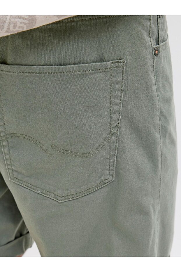 Shorts mit normaler Passform - 7