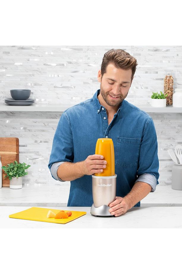 Pro 900W Smoothie Mikseri, Kompakt, Güçlü, 700 ml Bardak, Hızlı ve Kolay Kullanım - 3