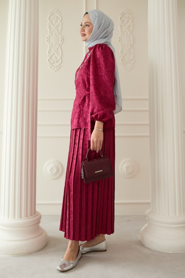 بدلة فوشيا مع تنورة جاكار منقوشة بنقشة الفهد - 5