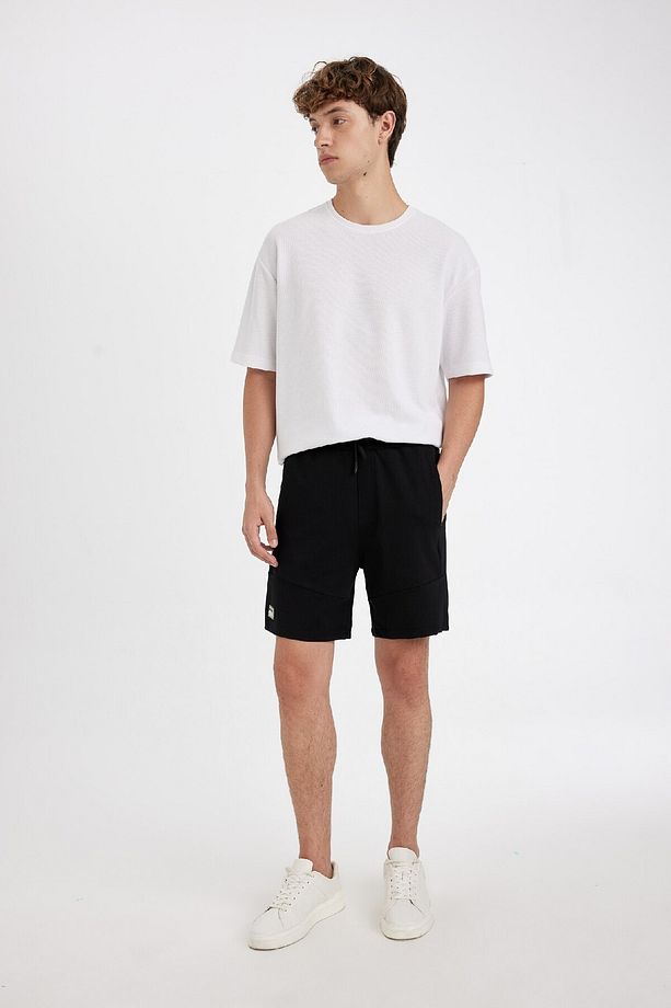 Slim Fit Dar Kesim Dar Paça Basic Düz Şort B8674ax24sm - 3