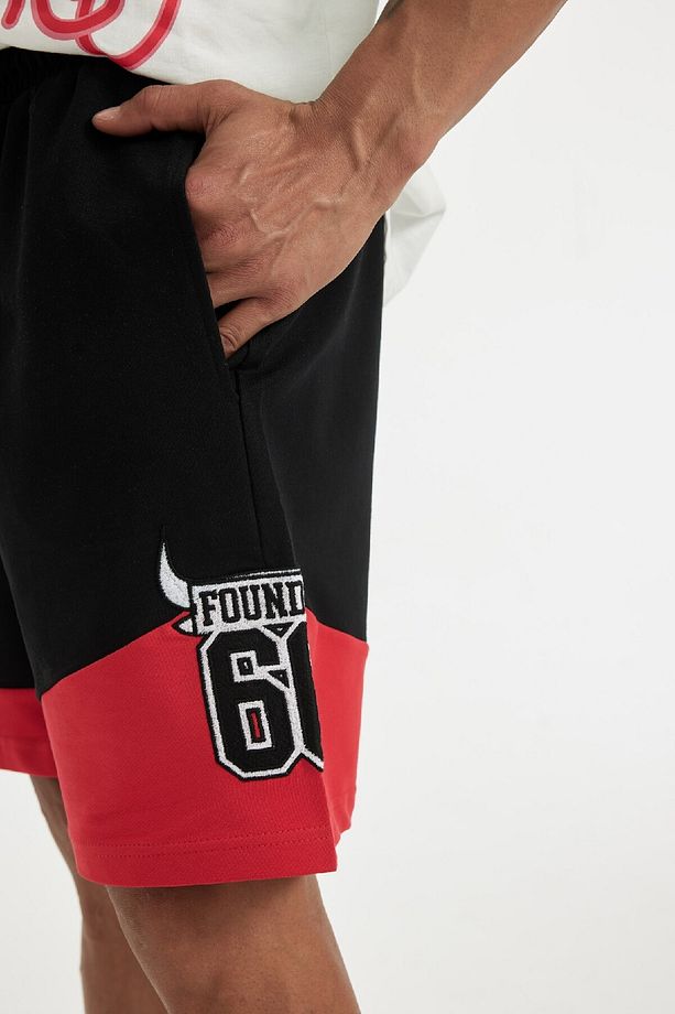 DeFactoFit NBA Chicago Bulls Standart Fit Düz Paça Şort B9894AX24SM - 4