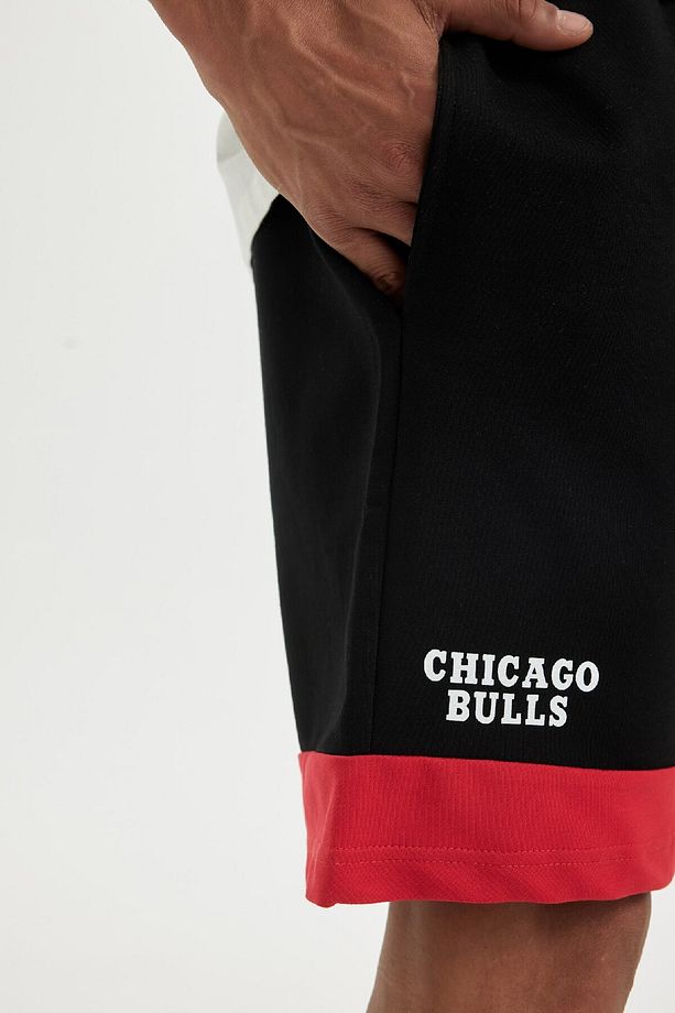 DeFactoFit NBA Chicago Bulls Standart Fit Düz Paça Şort B9894AX24SM - 5