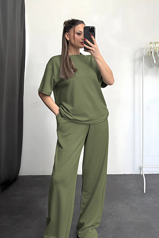 طقم بيجامة نسائي مريح ومرن وممشط يوميًا