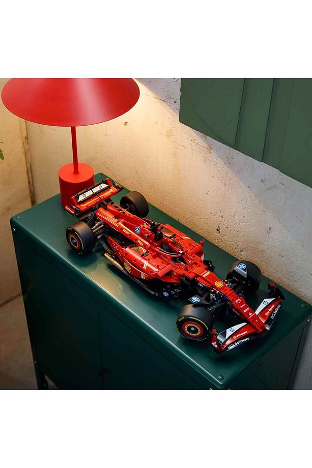 Technic Ferrari SF-24 F1 42207 - 4