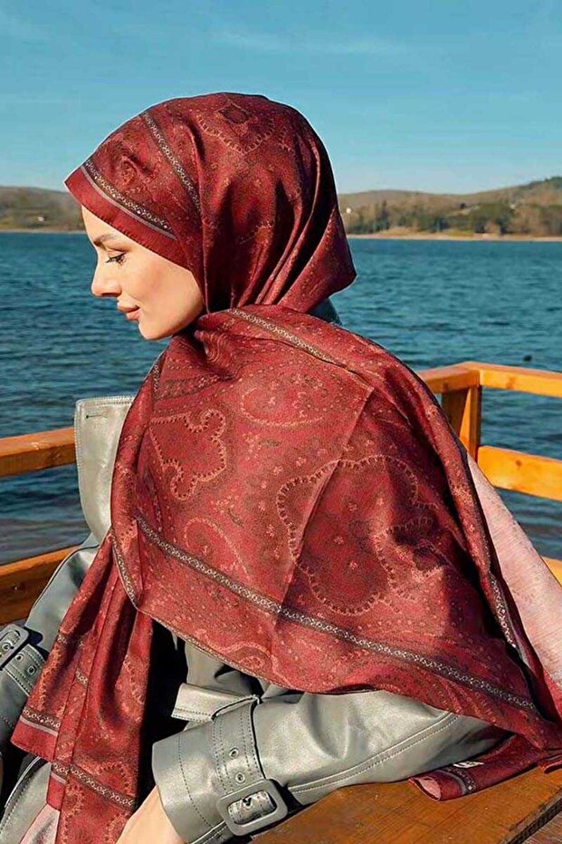 شال توبا باج بنمط فيكتوري تاريخي - أحمر