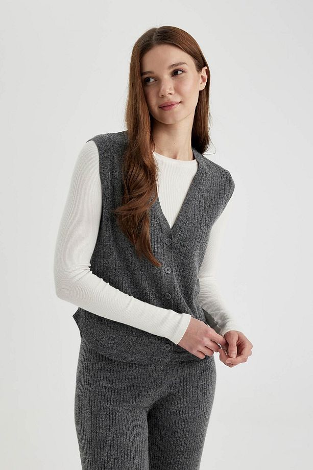 Regular Fit V Yaka Basic Düz Düğmeli Triko Yelek C1706ax24sp - 6