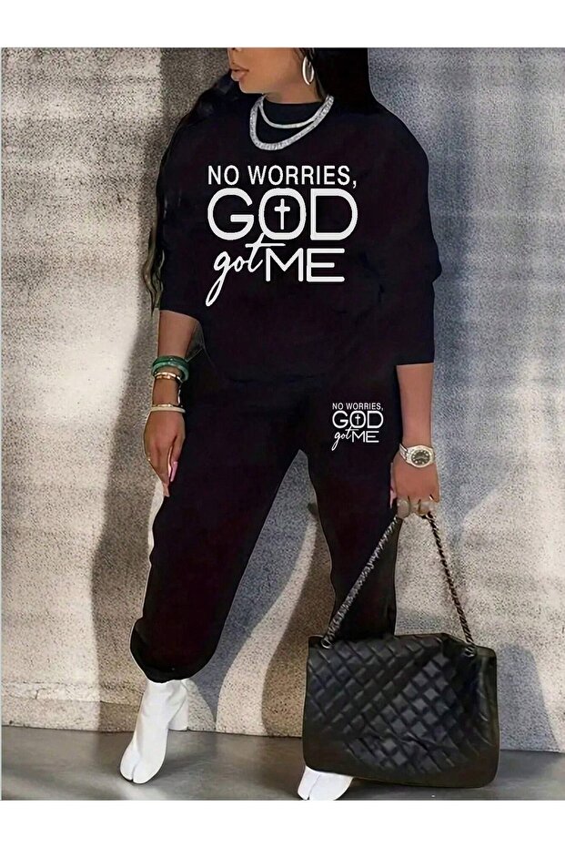 سويت شيرت God Got Me Sweatpants Jogger - طقم رياضي من الأسفل مطبوع باللون الأسود برقبة دائرية