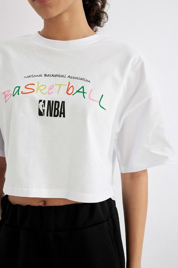 DeFactoFit NBA Wordmark Oversize Geniş Kalıp Bisiklet Yaka Kısa Kollu Tişört B9974AX24SM - 4