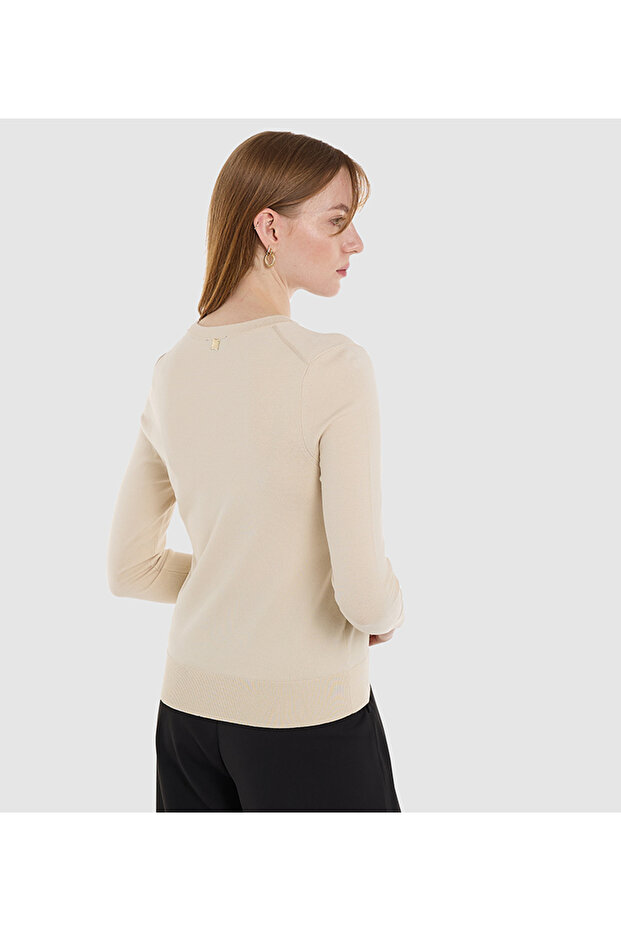 سترة أساسية محبوكة مسطحة ذات رقبة مستديرة - 2