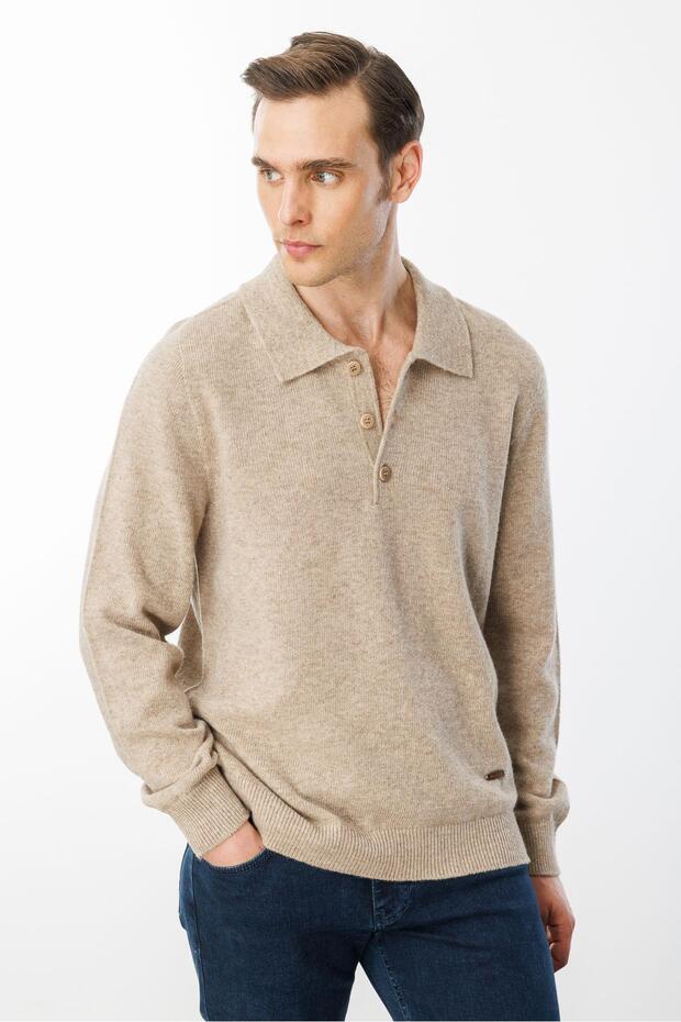 سترة صوف أساسية بياقة بولو للرجال باللون البيج الداكن - 1