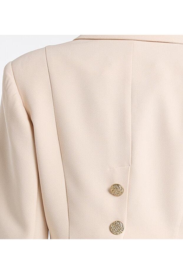 بليزر قصير مع تفاصيل أزرار - 5