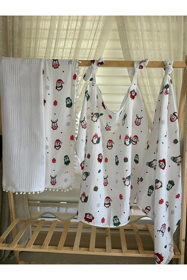 مجموعة صغيرة من ثلاثة - 1