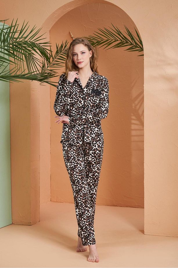 27064 Kadın Leopar Desenli Boydan Düğmeli Uzun Kollu Pijama Takım - 1