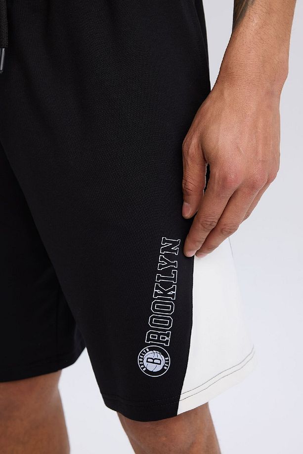 DeFactoFit NBA Brooklyn Nets Beli Bağcıklı Cepli Kısa Paça Şort C9253AX24AU - 5