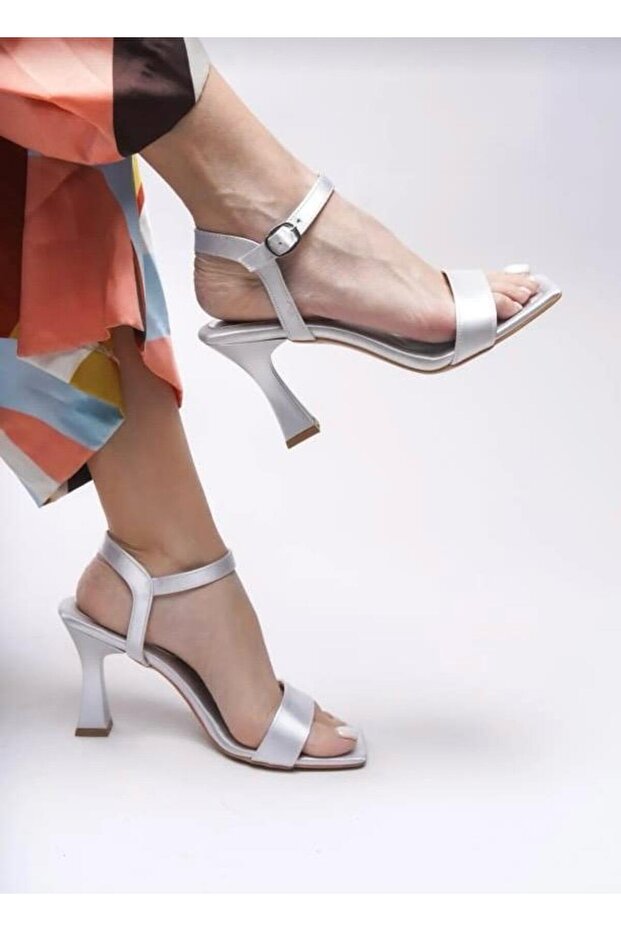 الكعب العالي الكلاسيكي - 2