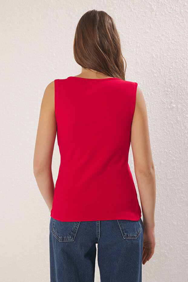 Kırmızı Düğmeli Asimetrik Fitted/Vücuda Oturan Örme Bluz TWOSS25BZ00394 - 4