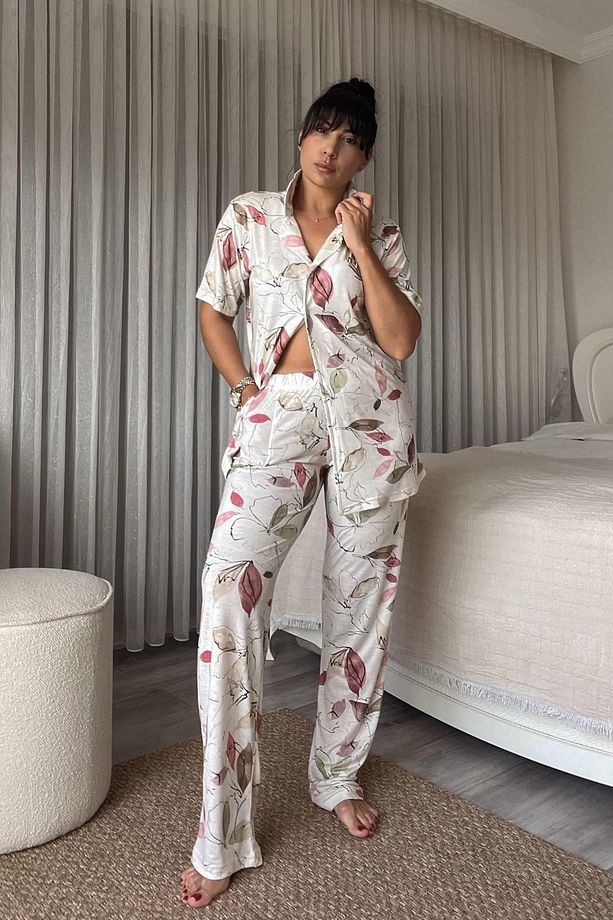 Renkli Yaprak Desenli Penye Pijama Takımı - 1