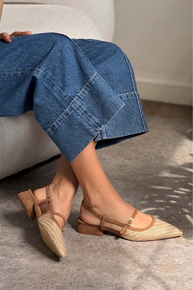 Dámske balerínky X-Harmony Wicker Tan Belt Detail so špicatou špičkou na krátkom podpätku - 2