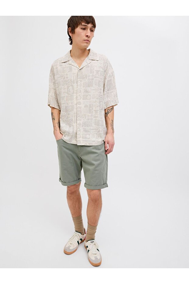 Shorts mit normaler Passform - 8