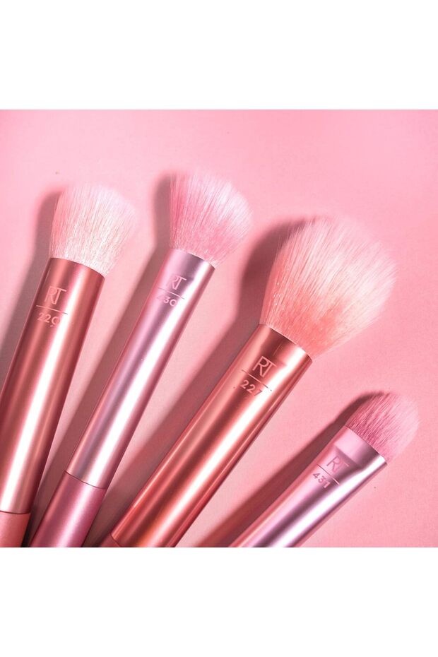 Real Tech Light Layer Foundation Brush - 3