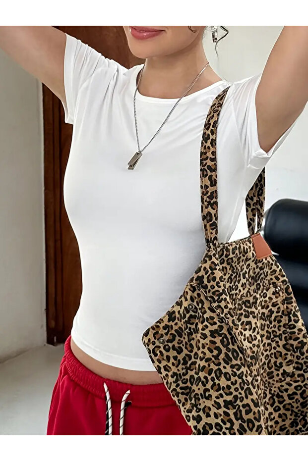 بلوزة نسائية مستقيمة