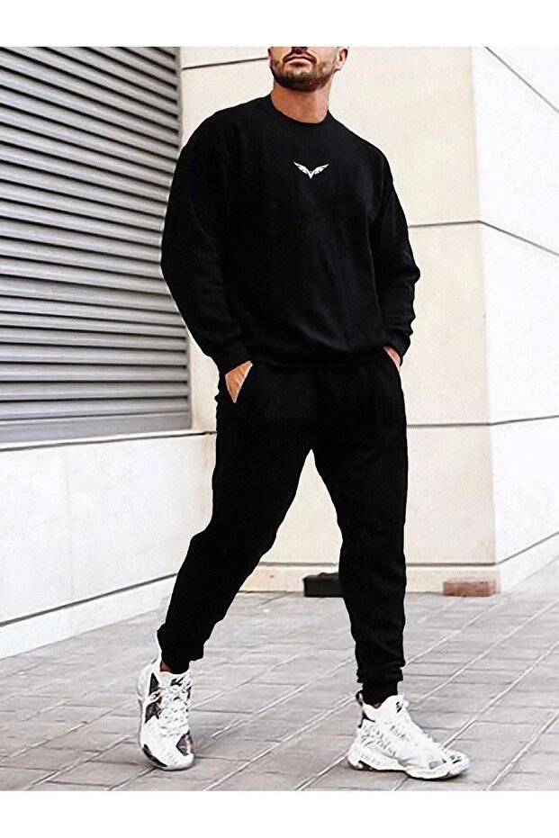 طقم بدلة رياضية Wings Sweatshirt Jogger - رقبة دائرية كبيرة الحجم مطبوعة باللون الأسود